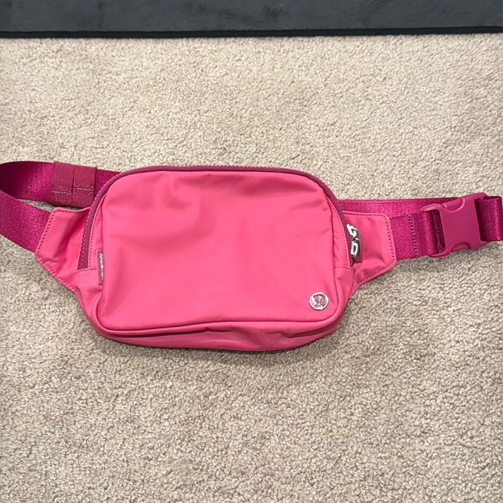 Pink 2L Lululemon belt bag